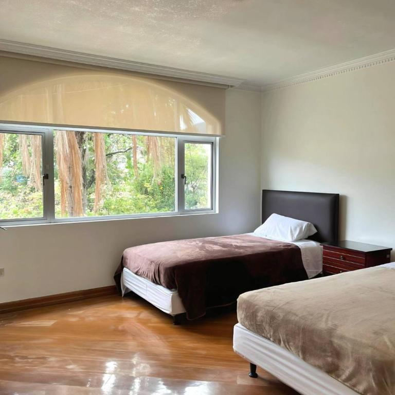 Departamento Amplio En El Centro De Otavalo - Three-Bedroom Apartment - 5