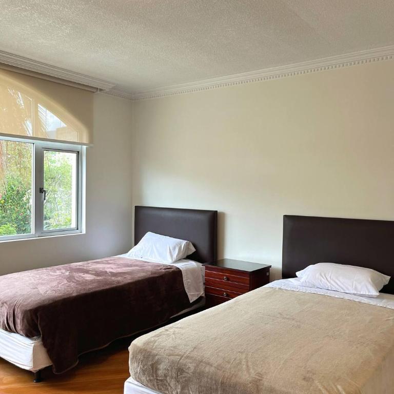 Departamento Amplio En El Centro De Otavalo - Three-Bedroom Apartment - 7