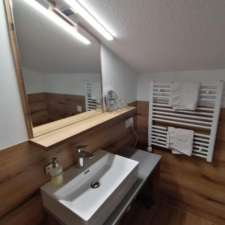 Haus Bergliebe - Doppelzimmer mit Balkon - 2