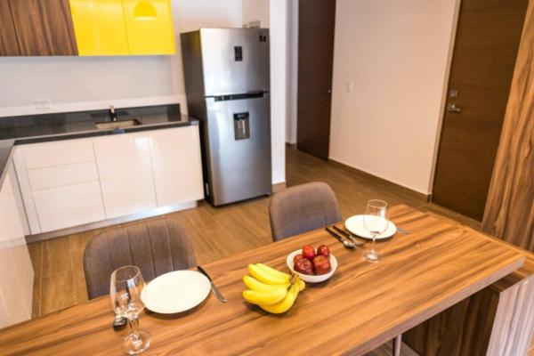 Yellow Condo - King Studio - 18