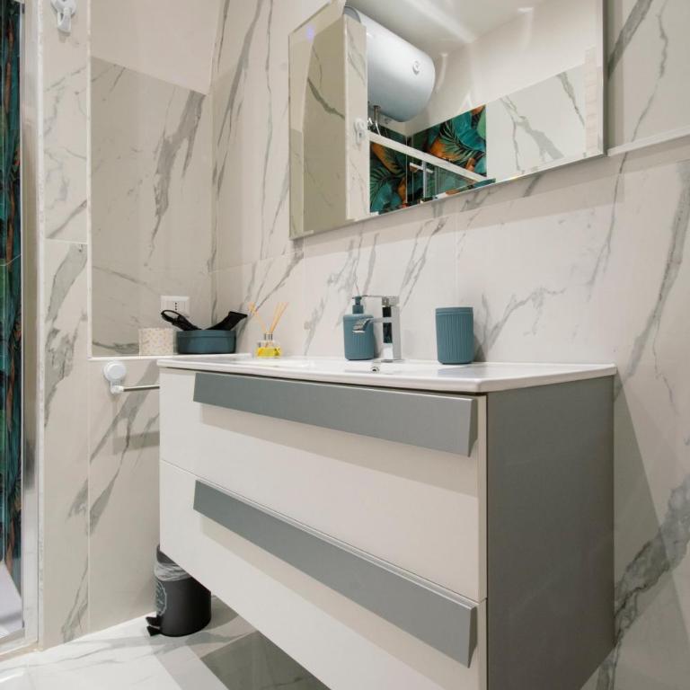 B&B Oasi - Metro Montesanto, Centro Storico - Camera Quadrupla con Bagno Privato - 17