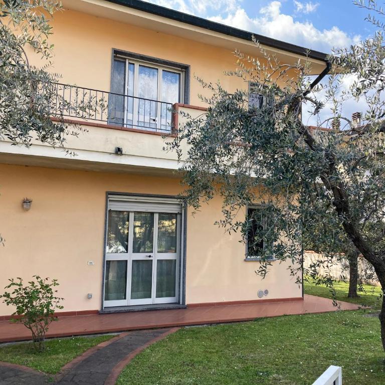 Casa spaziosa e comoda vicino al centro - Casa a Schiera con 3 Camere da Letto - 1