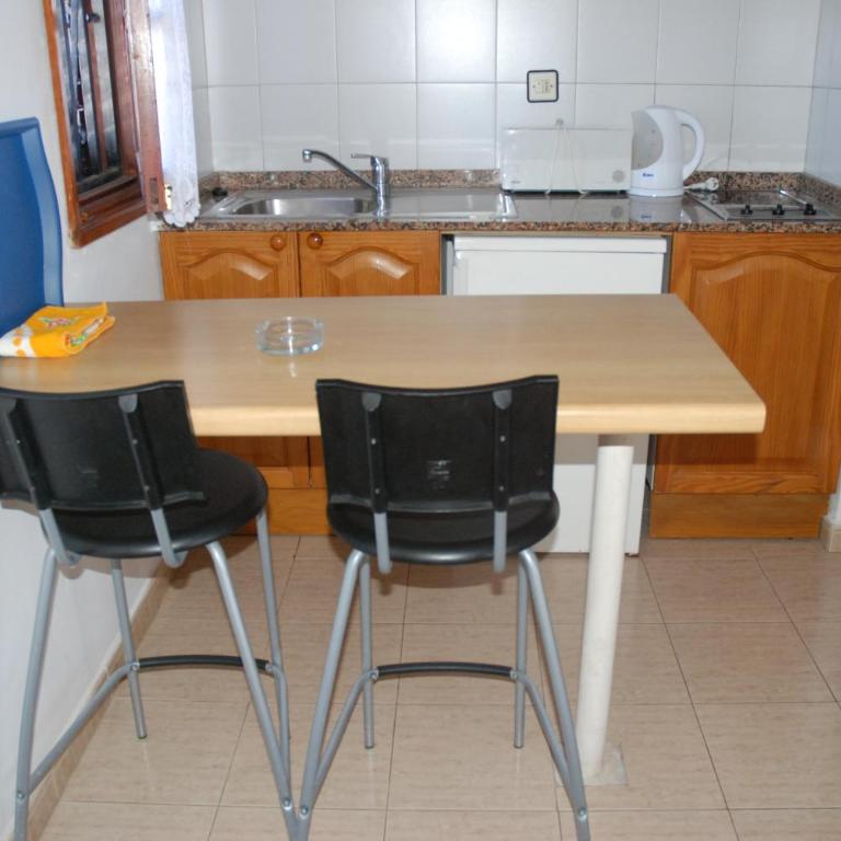 Apartamentos las Lilas - Estudio con vistas a la piscina (2 adultos) - 2