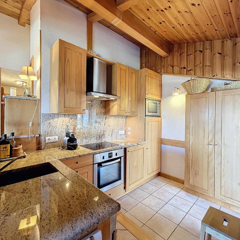 Appartement 3 pièces tout équipé avec balcon et box fermé, à 1,2 km du centre de Combloux - Appartement 2 Chambres - 5