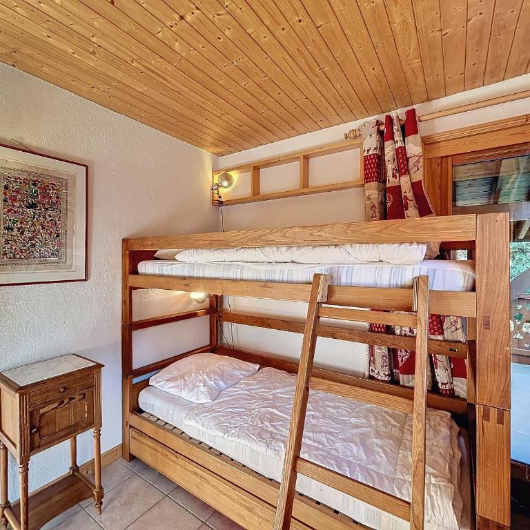 Appartement 3 pièces tout équipé avec balcon et box fermé, à 1,2 km du centre de Combloux - Appartement 2 Chambres - 11
