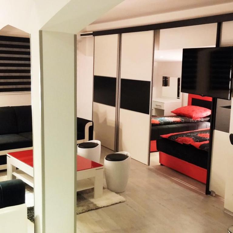 Pansion River - Apartman sa 1 Spavaćom Sobom, Terasom i Pogledom na Reku - 3