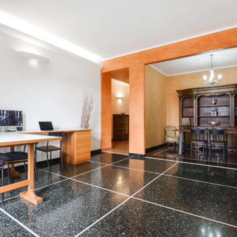 4 Bedroom Cozy Apartment In Genova - Appartamento con 4 Camere da Letto - 1