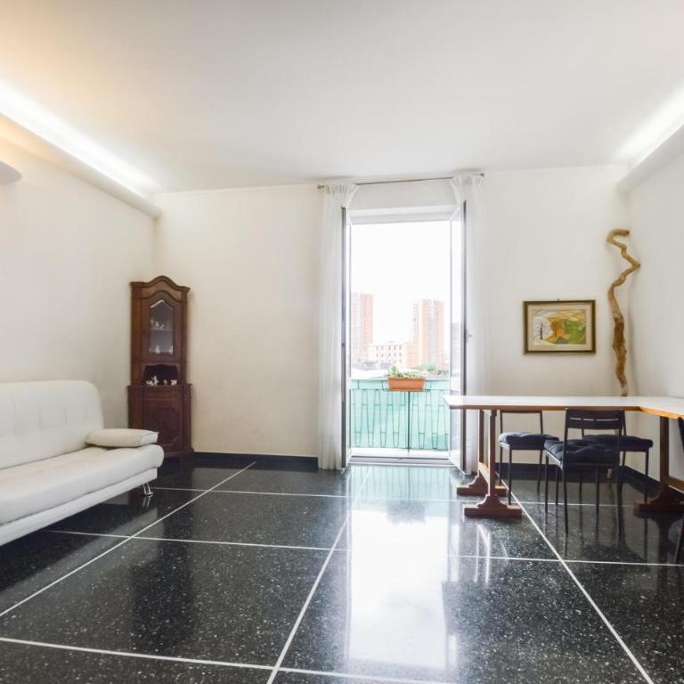 4 Bedroom Cozy Apartment In Genova - Appartamento con 4 Camere da Letto - 9