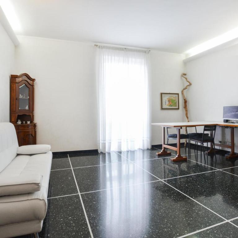 4 Bedroom Cozy Apartment In Genova - Appartamento con 4 Camere da Letto - 14