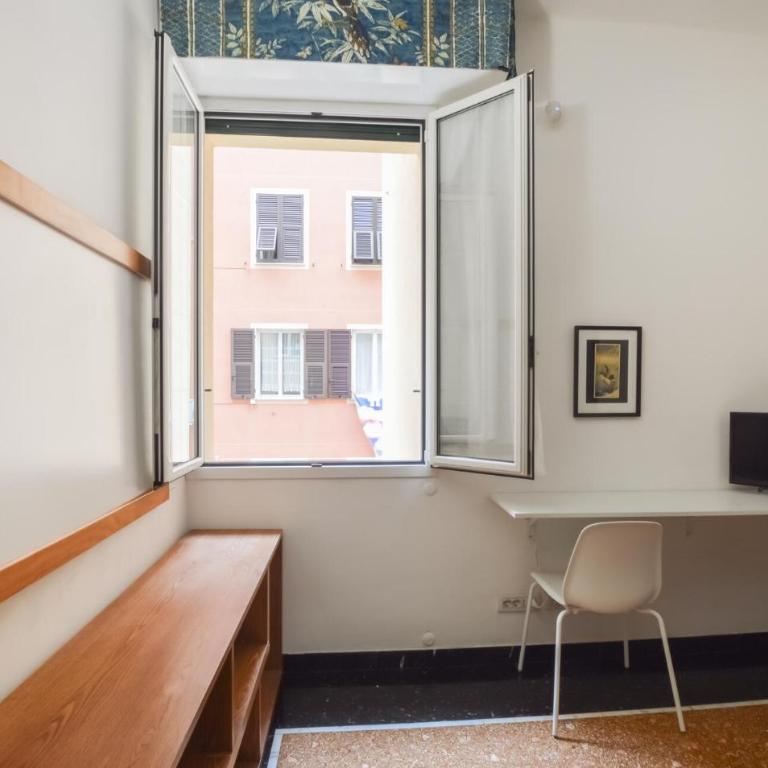 4 Bedroom Cozy Apartment In Genova - Appartamento con 4 Camere da Letto - 21