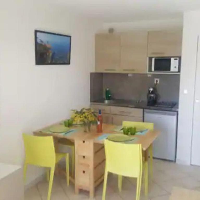 Chez Virginie et Laurent - Appartement avec Vue et Balcon - 11