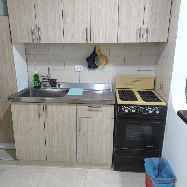 Apartamento en el Rodadero cerca Al mar en un muy buen sector - Two-Bedroom Apartment - 3