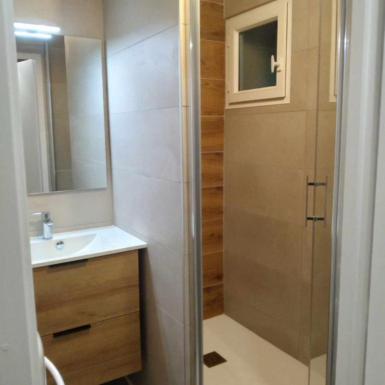 Duplex lumineux - 40m2 - 2 chambres - Balcon terrasse - Parking - Entierement renové en Mai 2024 - Apartment mit 2 Schlafzimmern - 12