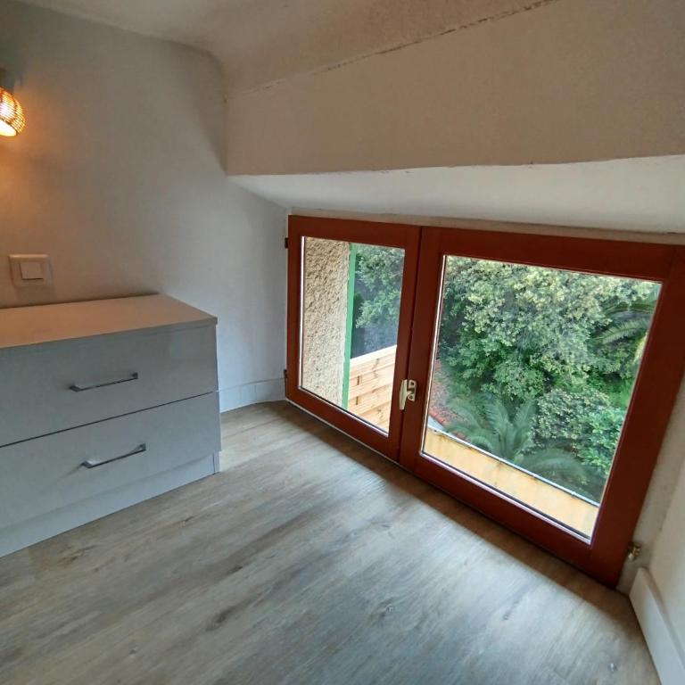 Grand studio avec terrasse - Appartement 1 Chambre - 15