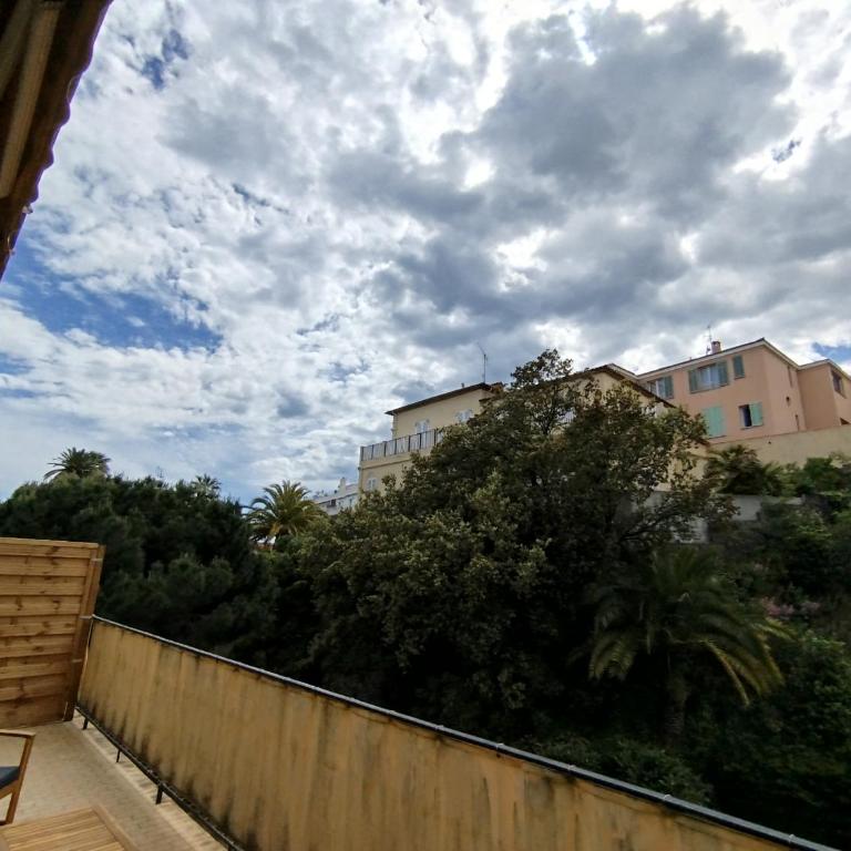 Grand studio avec terrasse - Appartement 1 Chambre - 26