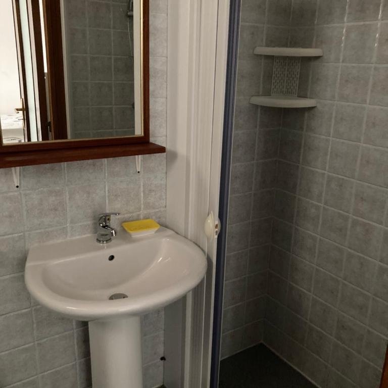 Hesperia - One-Bedroom House - 1