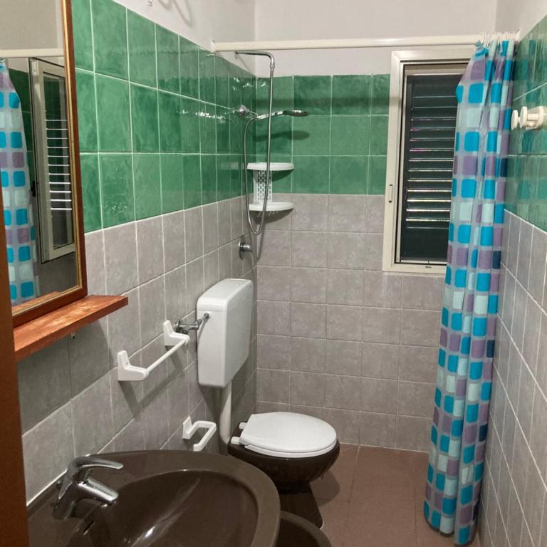 Hesperia - Two-Bedroom House - 1