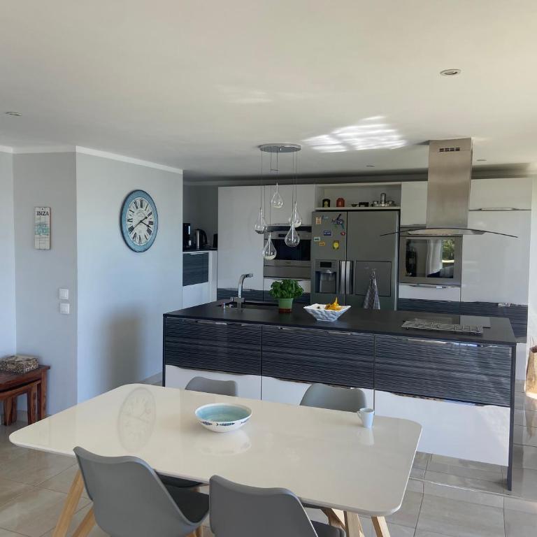 Appartement vue panoramique sur Cannes, 100M2 3P - Appartement 1 Chambre - 32