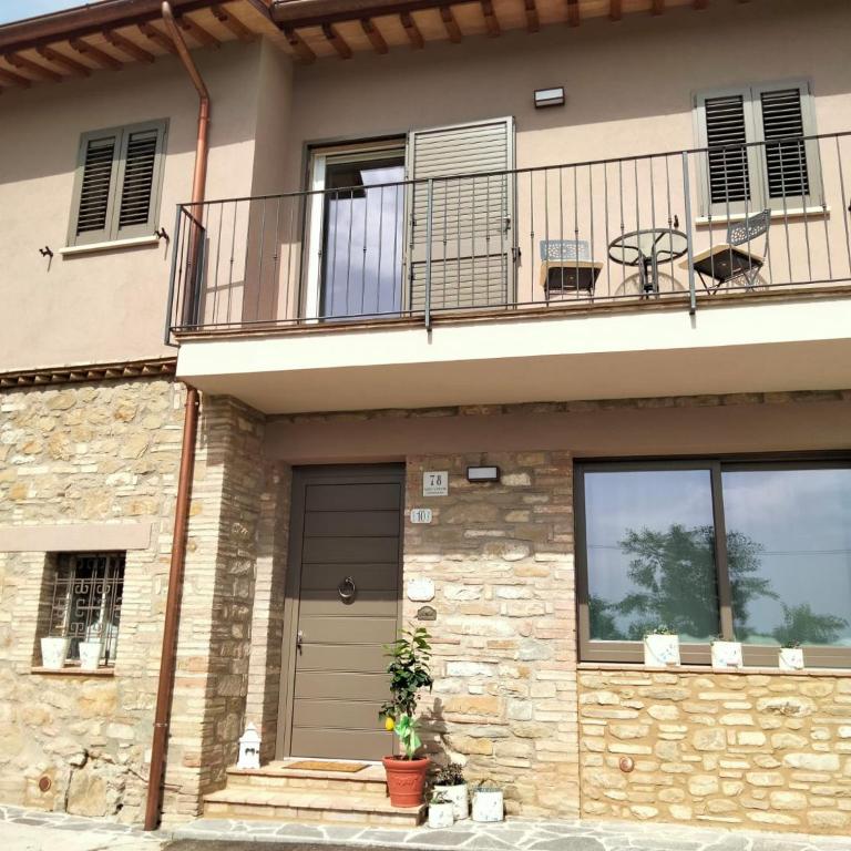 Lombardi Rita - Colle S. Martino - Appartamento con 2 Camere da Letto e Patio - Su 2 Livelli - 60