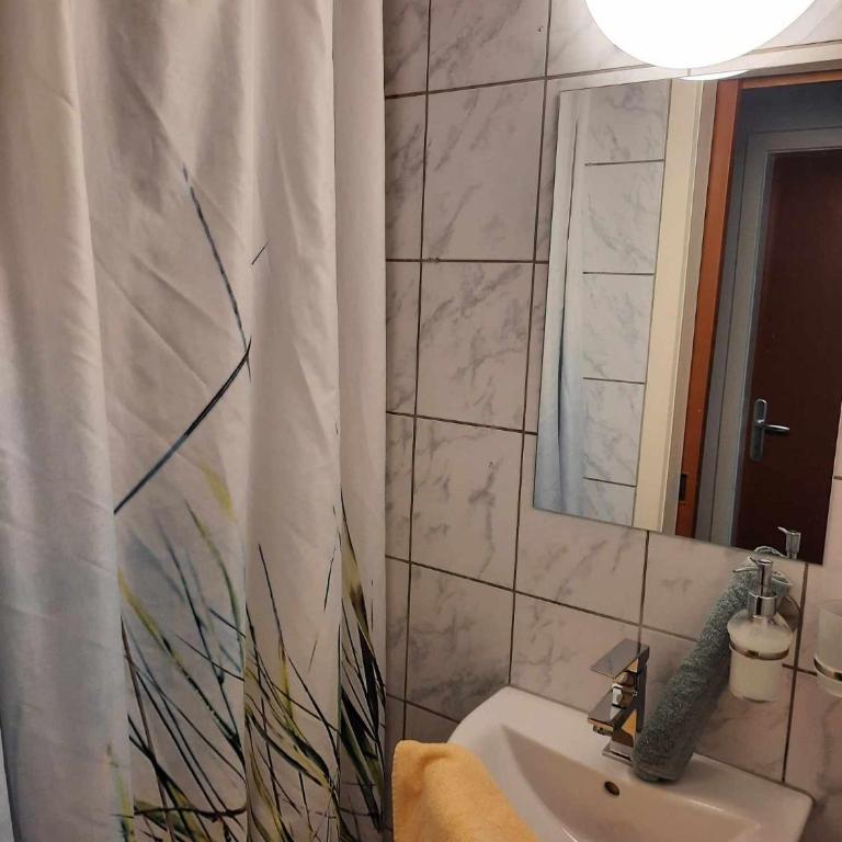 Pension Horvath - Zweibettzimmer mit eigenem Bad - 4