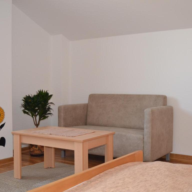 Villa K Apartments - Četvorokrevetna Soba sa Kupatilom - 17