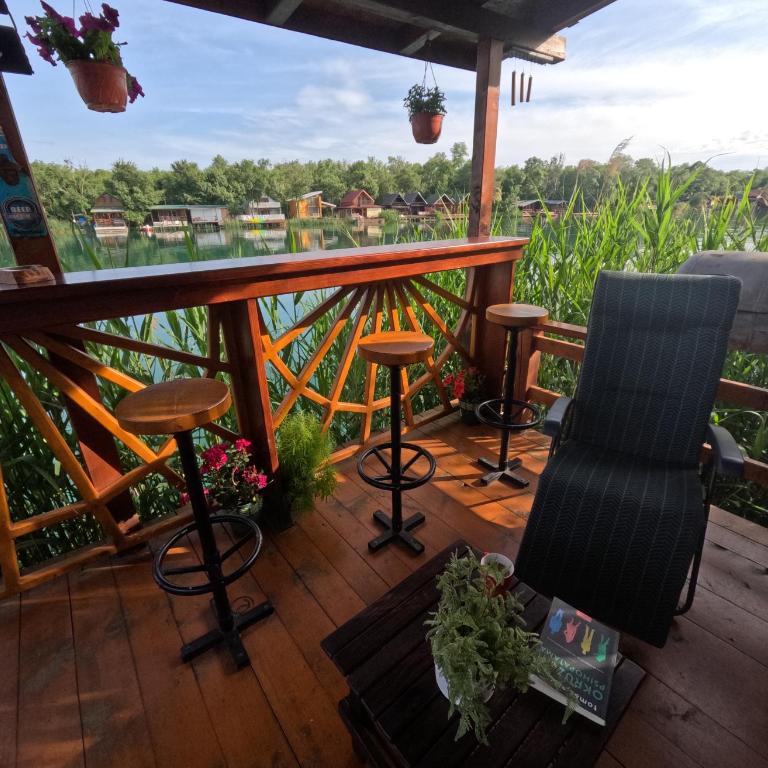 Bamboo River House - Two-Bedroom House - 24