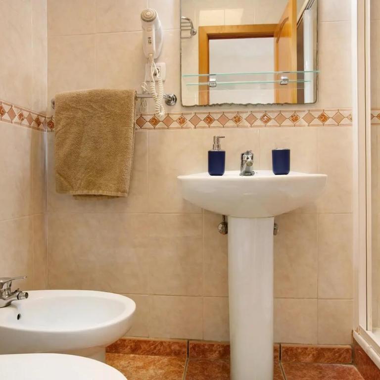 Apartamento económico con fibra rápida y terraza , ideal familias Montecarlo Apartamento10 - Apartamento de 2 dormitorios - 6