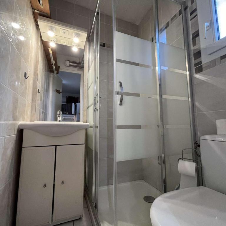 Appartement rez-de-jardin avec piscine et parking à Marseillan-Plage - FR-1-387-63 - Appartement (6 Adultes) - 13