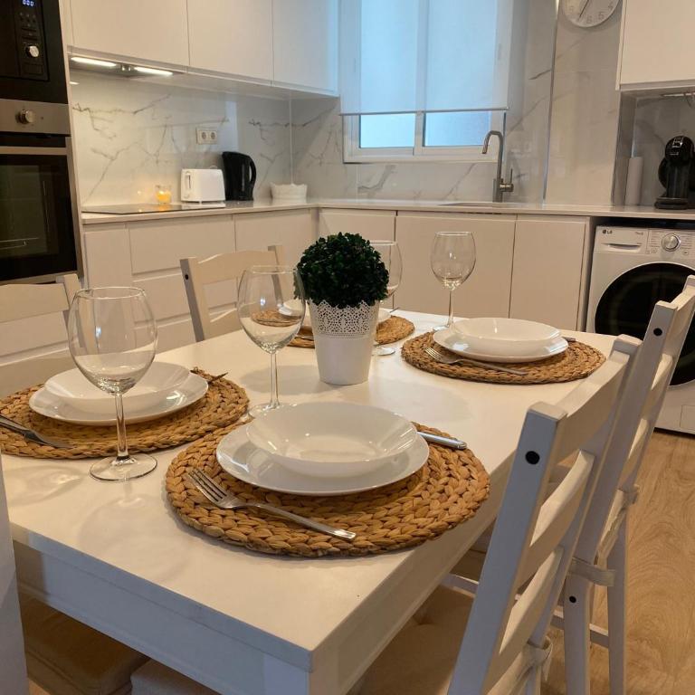 Family Home AVE Joaquín Sorolla & Centro - Two-Bedroom Apartment - 15