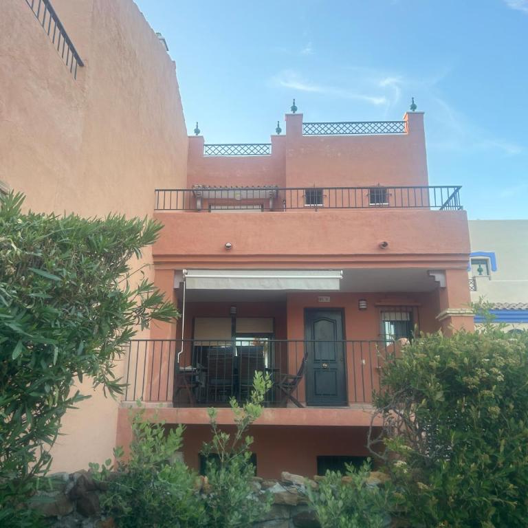 A pie de playa con vistas al mar - Four-Bedroom House - 4