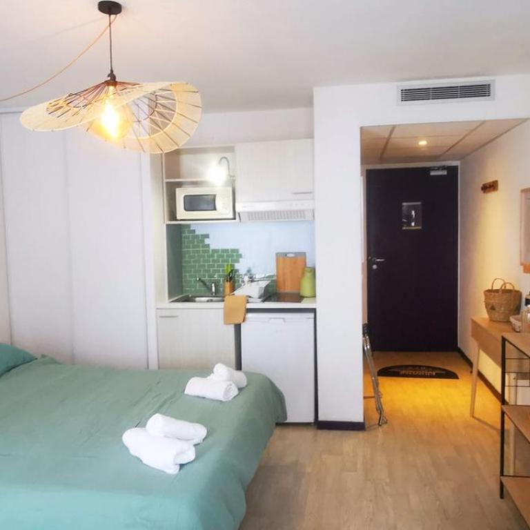 O'TINY Suite familiale 4 personnes, gare, centre ville, sanctuaire - Appartamento con 1 Camera da Letto - 5