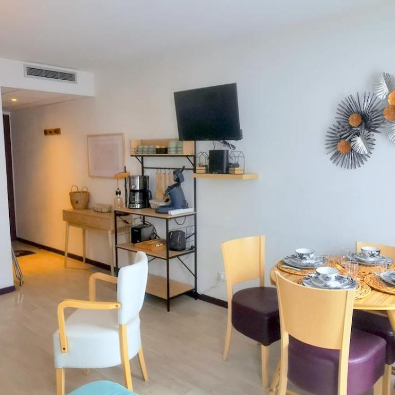 O'TINY Suite familiale 4 personnes, gare, centre ville, sanctuaire - Appartamento con 1 Camera da Letto - 3