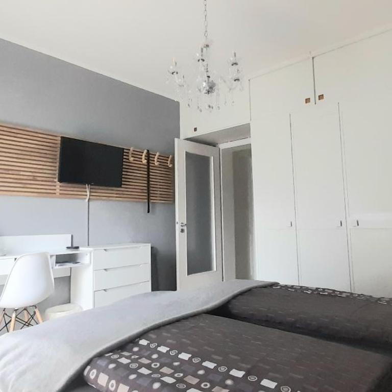 HomeSuiteHome - Camera Quadrupla con Bagno Privato - 6