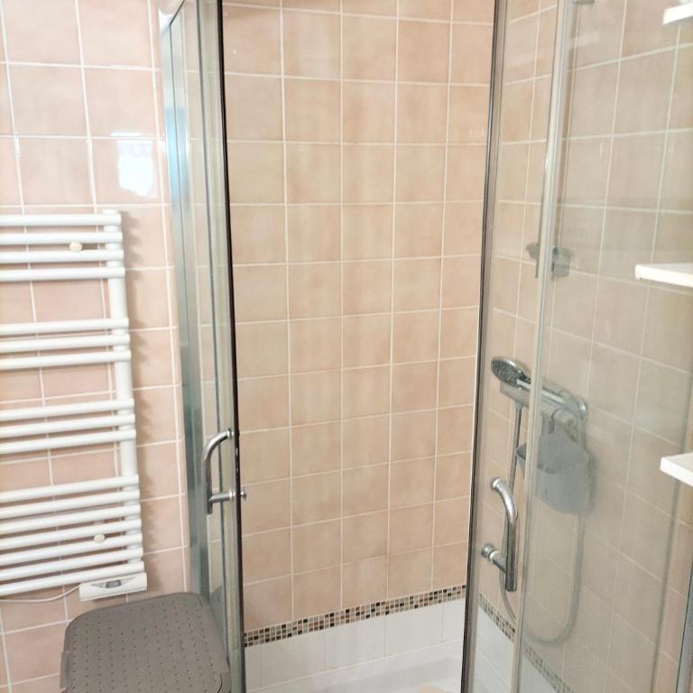 Rez de villa au calme proche de la plage - Appartement 1 Chambre - 12