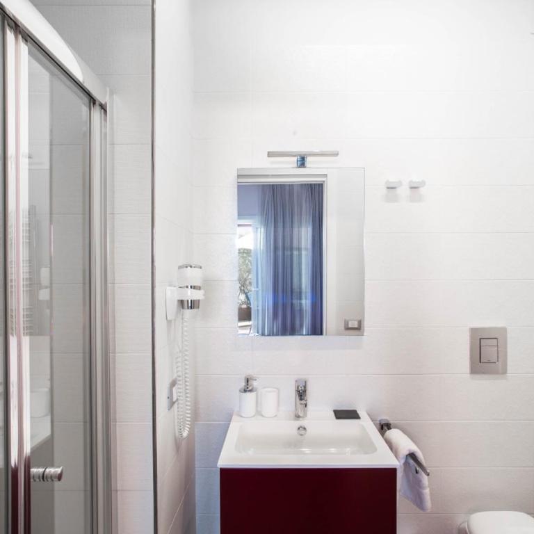 Little Rock Guest House - Single Room with Private Bathroom - 8