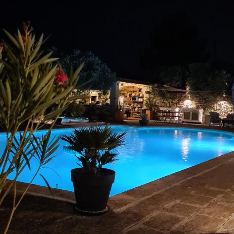 Chambre d'hôtes chez Maguy B-Villa Makeire - Chambre Lit Queen-Size - Vue sur Piscine - 53