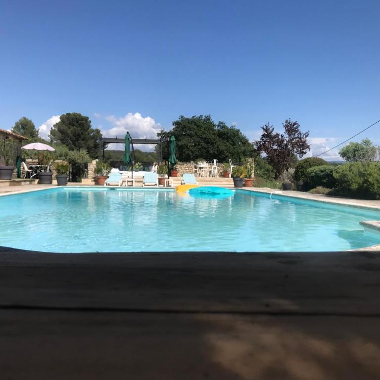 Chambre d'hôtes chez Maguy B-Villa Makeire - Chambre Lit Queen-Size - Vue sur Piscine - 52