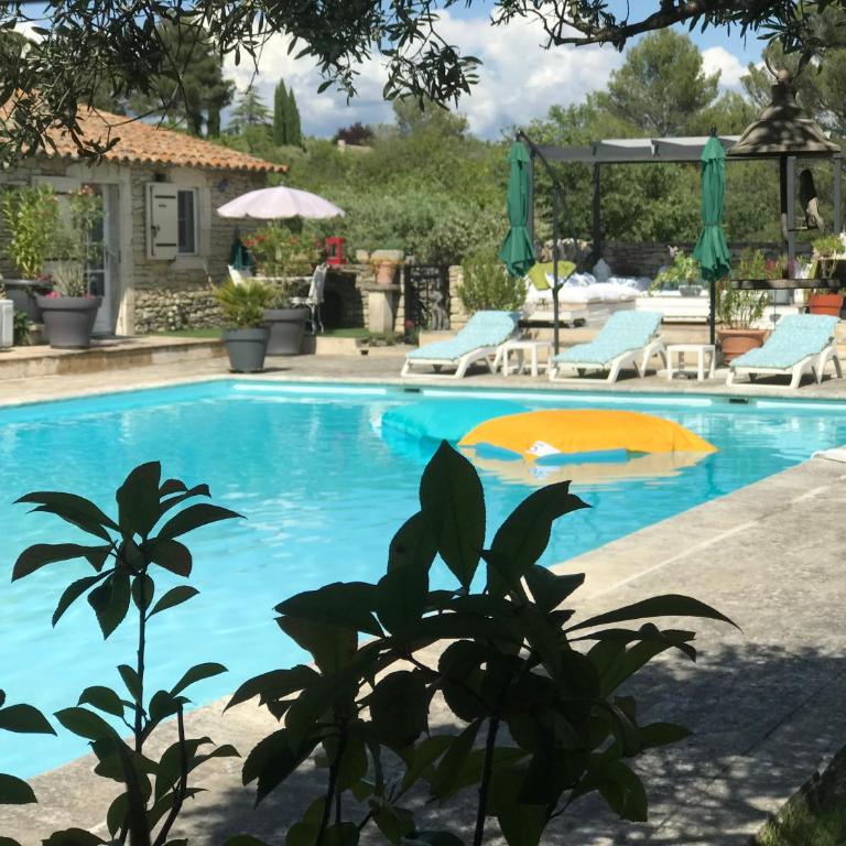 Chambre d'hôtes chez Maguy B-Villa Makeire - Chambre Lit Queen-Size - Vue sur Piscine - 48