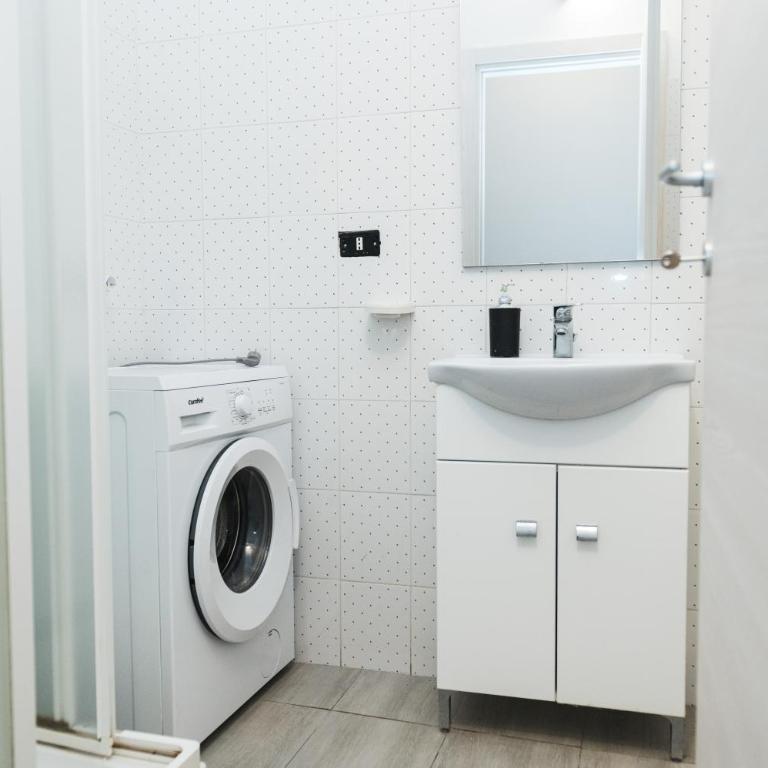 Cornigliano Apartment 2 - Appartamento con 2 Camere da Letto - 18