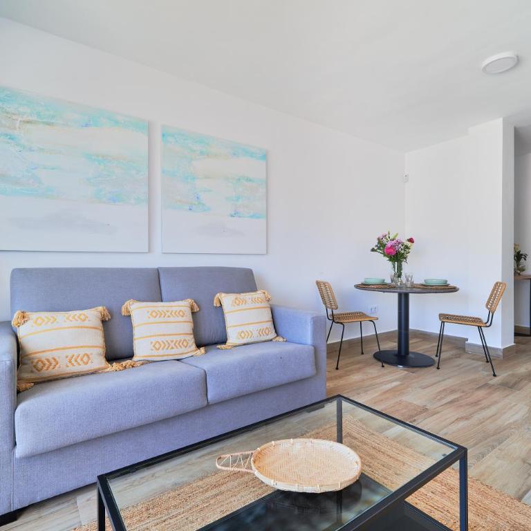 Luminoso apartamento en primera linea de PLAYA EN ESTEPONA - Superior One-Bedroom Apartment with Balcony - 3