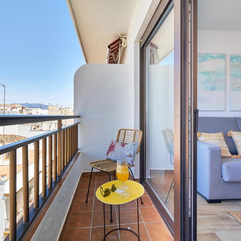 Luminoso apartamento en primera linea de PLAYA EN ESTEPONA - Superior One-Bedroom Apartment with Balcony - 8