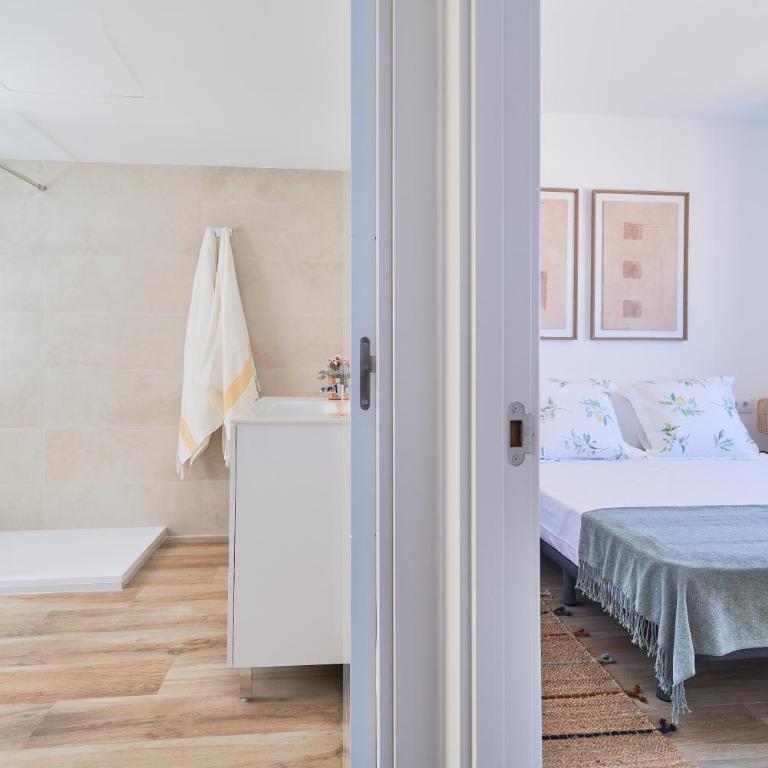 Luminoso apartamento en primera linea de PLAYA EN ESTEPONA - Superior One-Bedroom Apartment with Balcony - 14