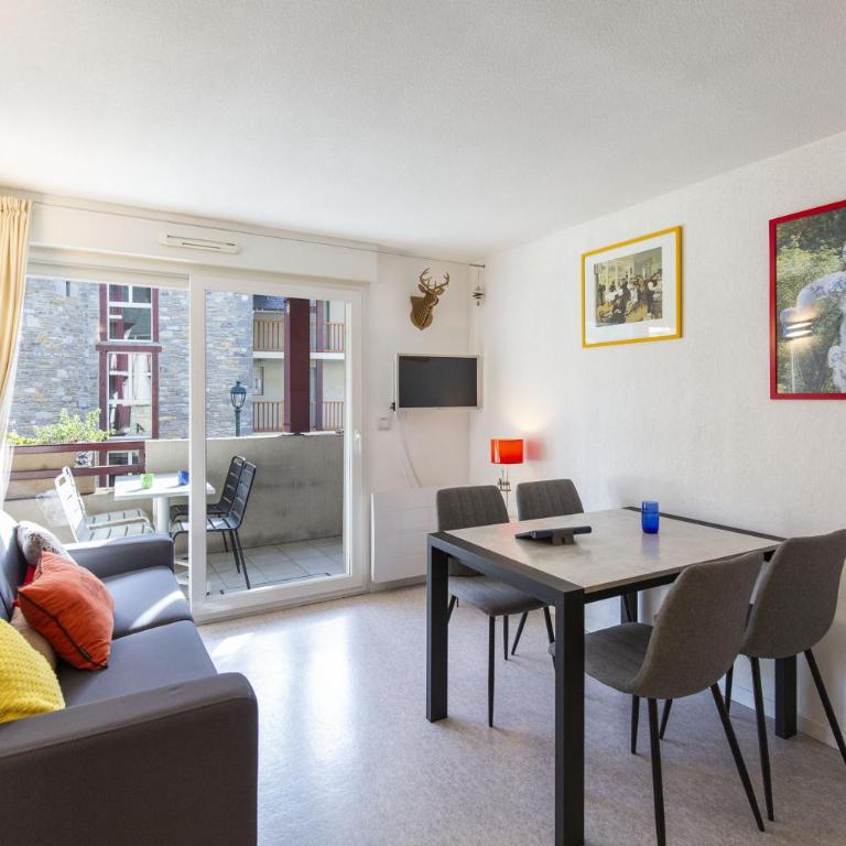 Appt 4 pers centre village balcon draps fournis garage accueil vélo fibre - Apartment mit 2 Schlafzimmern - 30