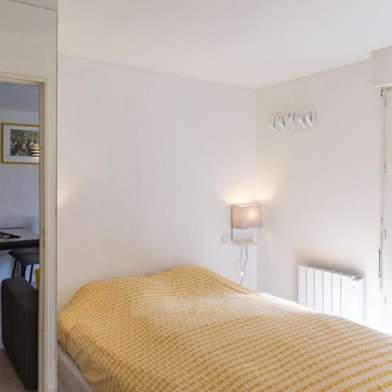 Appt 4 pers centre village balcon draps fournis garage accueil vélo fibre - Apartment mit 2 Schlafzimmern - 31
