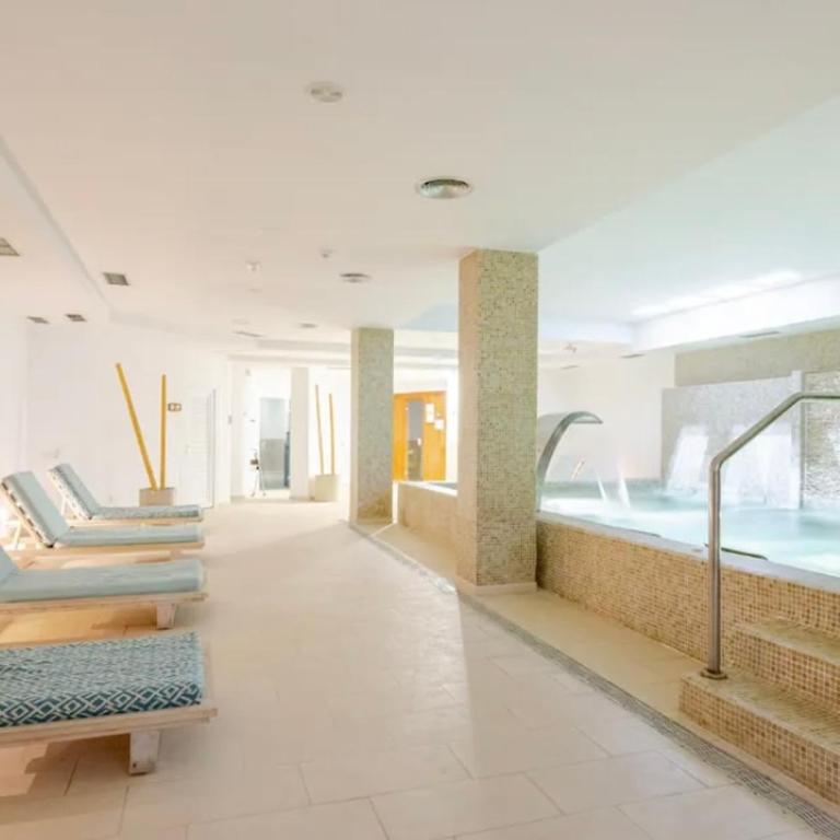 Luxury 2 bedroom apartment, close to the sea and the golf course, Aloha Hills Club Property - Two-Bedroom Apartment - 17