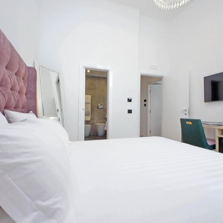 Domus Aurea Luxury Suites - Camera Queen Superior - 9