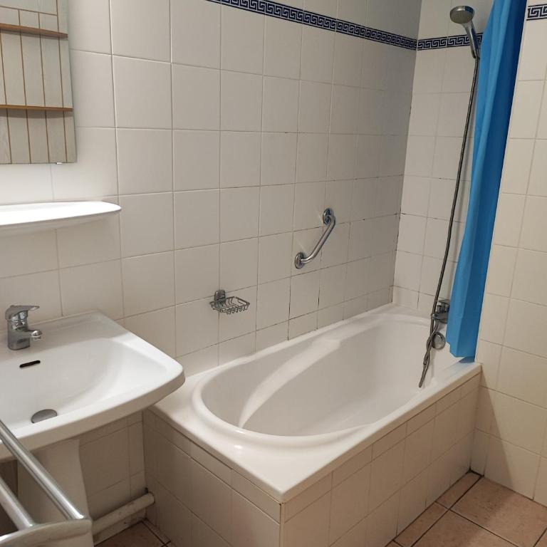 Le Cap d'Agde 2 pièces climatisé résidence Odalys St Loup en RDC avec terrasse - One-Bedroom Apartment - 28