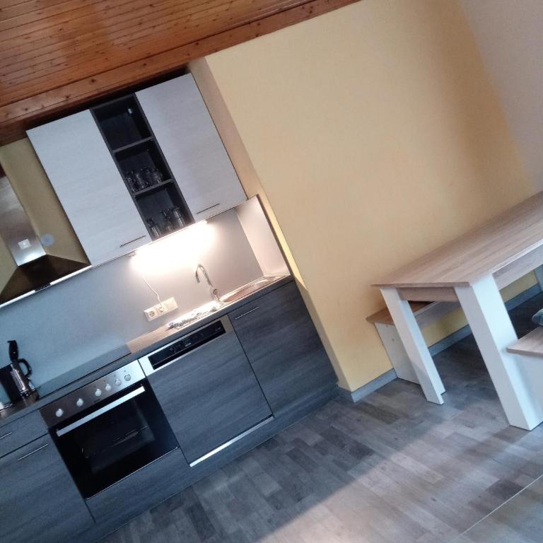Ferienwohnungen Miklautsch - Apartment mit 2 Schlafzimmern und Balkon oder Terrasse - Nebengebäude - 19