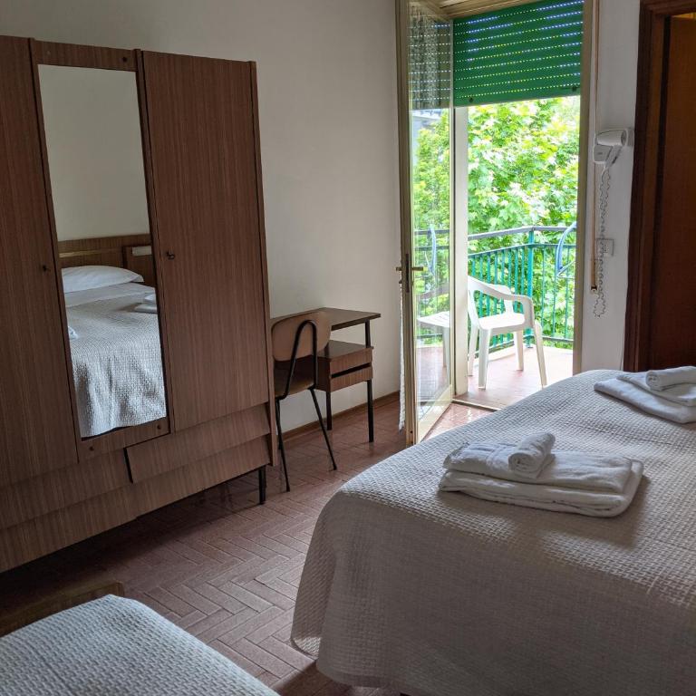 Hotel Bellevue - Camera Tripla con Bagno - 6
