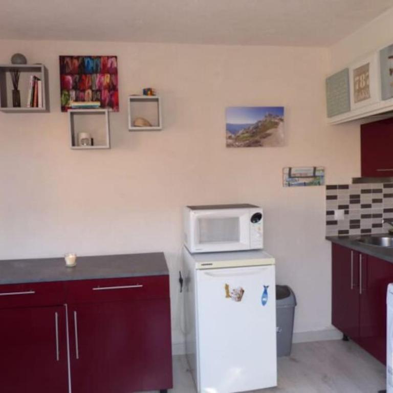 Charmant Studio climatisé au cœur du Parc Naturel des îles du Frioul - One-Bedroom Apartment with Garden View - 4